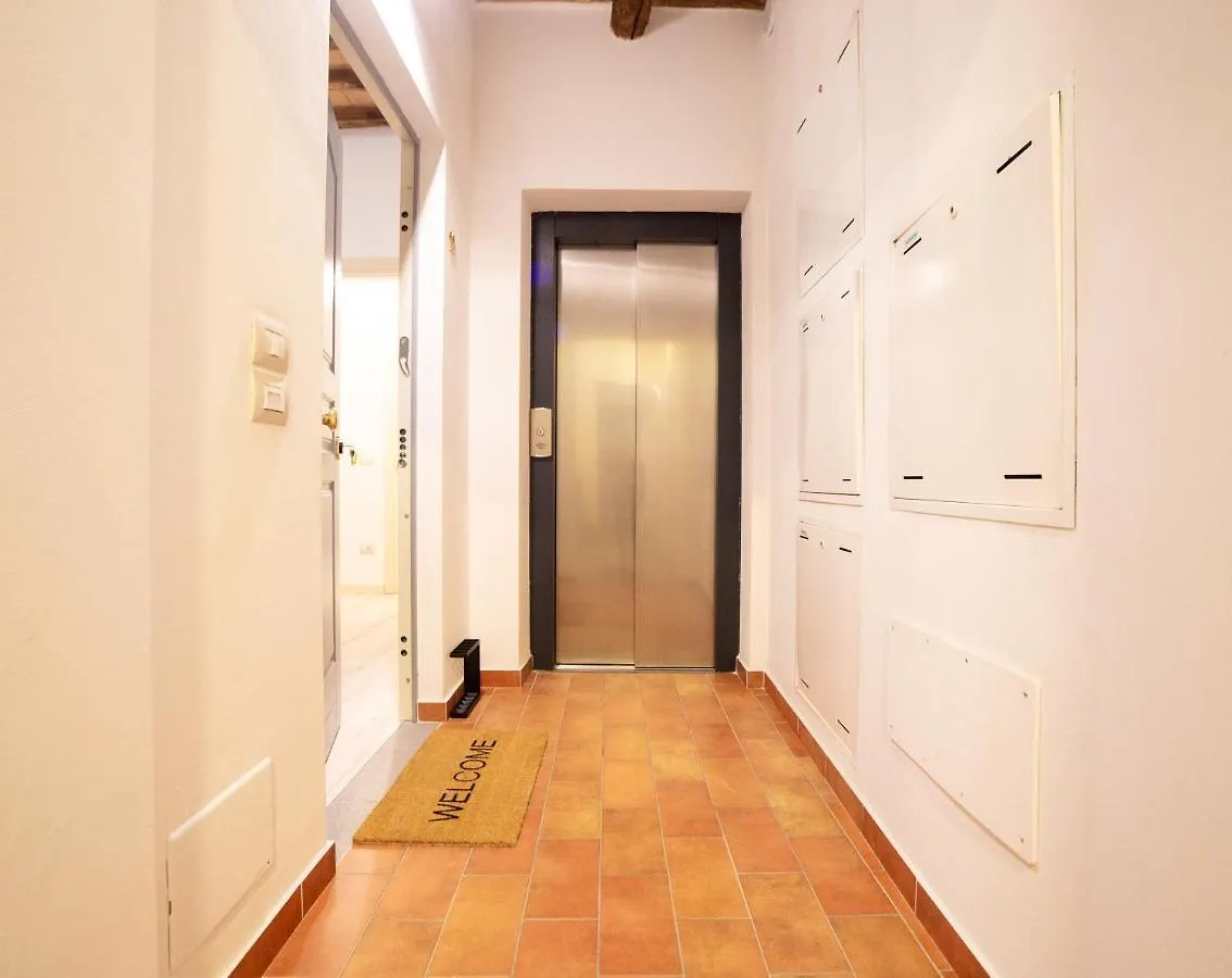 Chic Apartment In The Historic Center Of Perugia 0*,